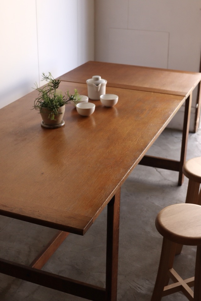 バタフライテーブル