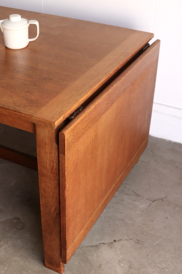 バタフライテーブル