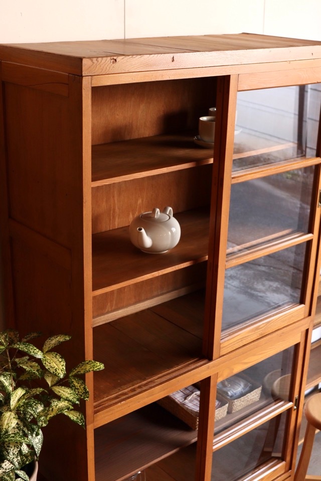 9/30まで！　古家具　木製　ガラス戸棚 ガラス引戸棚 | 全ての商品 - 古家具古道具 そうすけ