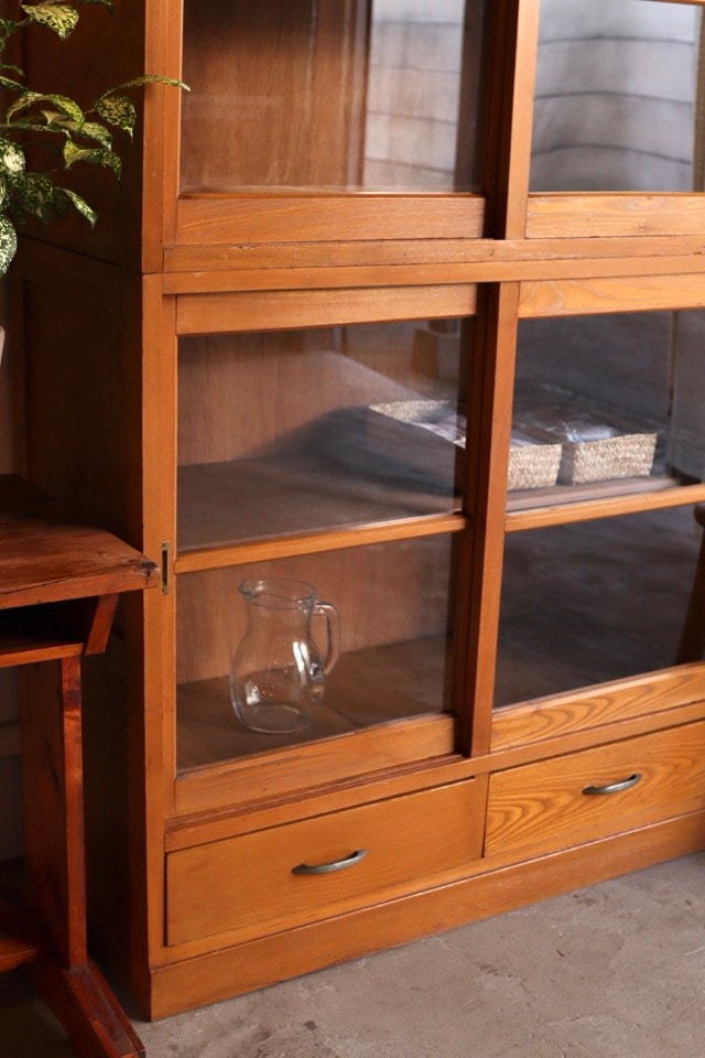 ガラス引戸棚 | 全ての商品 - 古家具古道具 そうすけ
