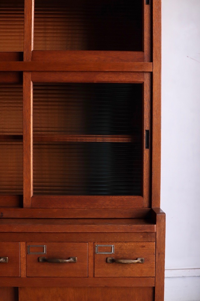 モールガラスの食器棚 | 全ての商品 - 古家具古道具 そうすけ