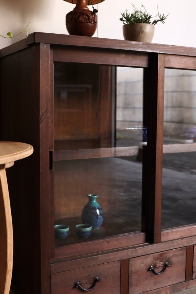 ガラス棚　木製　収納棚　引き戸　古道具　古家具　アンティーク ガラス引戸棚 | 全ての商品 - 古家具古道具 そうすけ