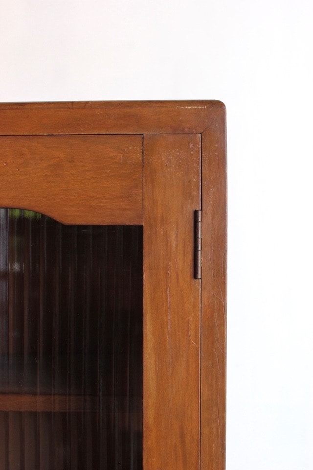 モールガラスの戸棚