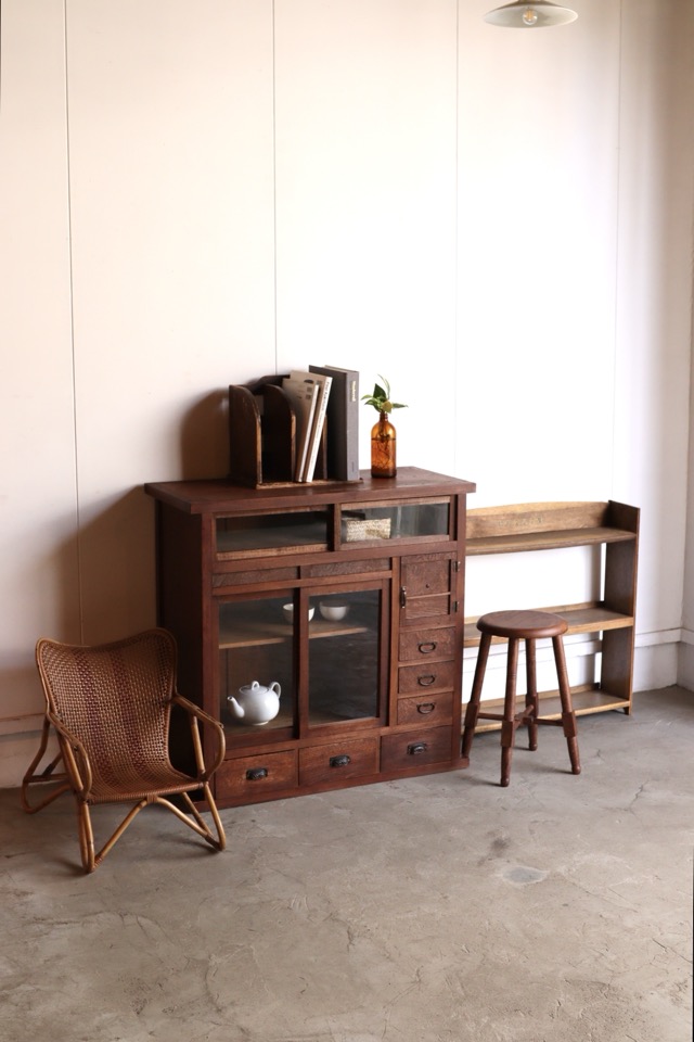 ガラス引戸棚 | 全ての商品 - 古家具古道具 そうすけ