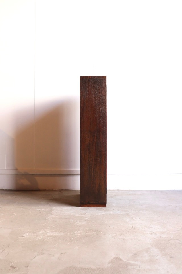 モールガラスの戸棚