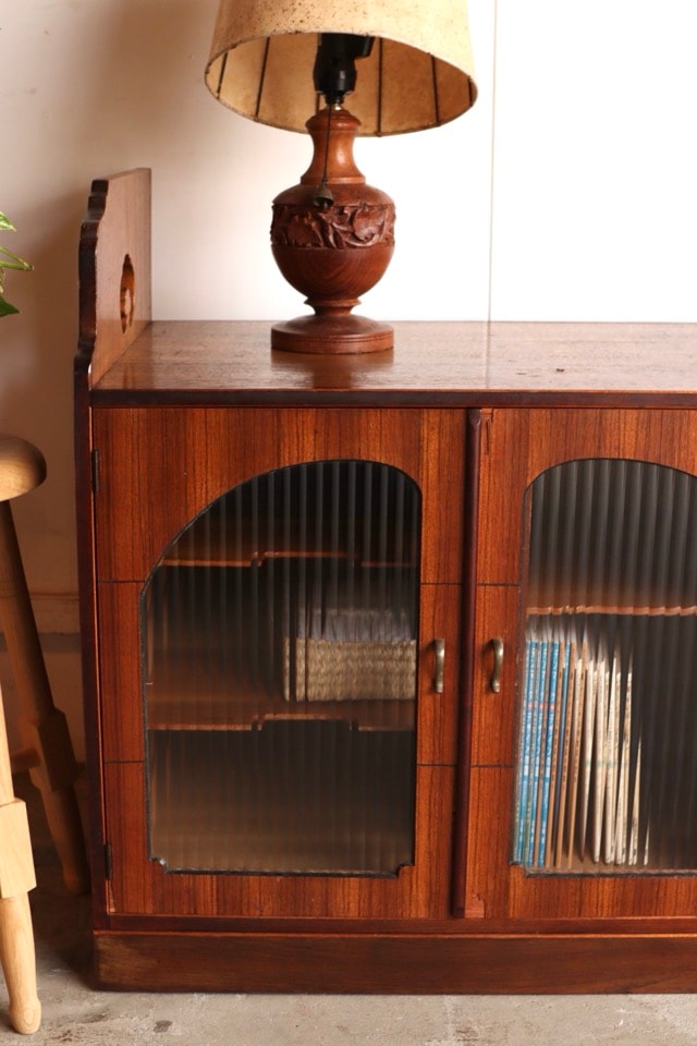 モールガラスの戸棚 | 全ての商品 - 古家具古道具 そうすけ