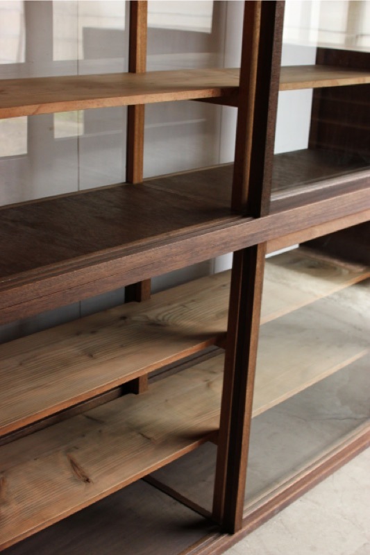 両面ガラス引戸棚 | 全ての商品 - 古家具古道具 そうすけ