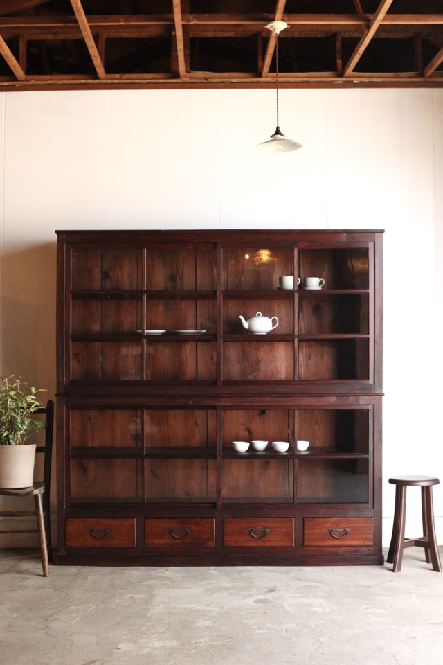 古家具 ガラス引戸 水屋箪笥 水屋箪笥 | 全ての商品 - 古家具古道具 そうすけ