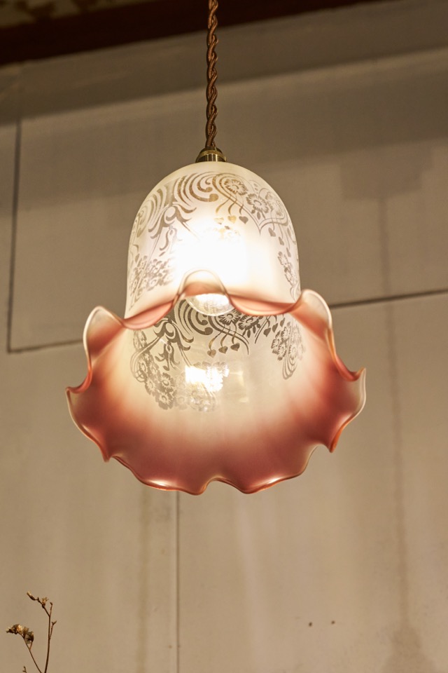 照明　【ピンクフリル】