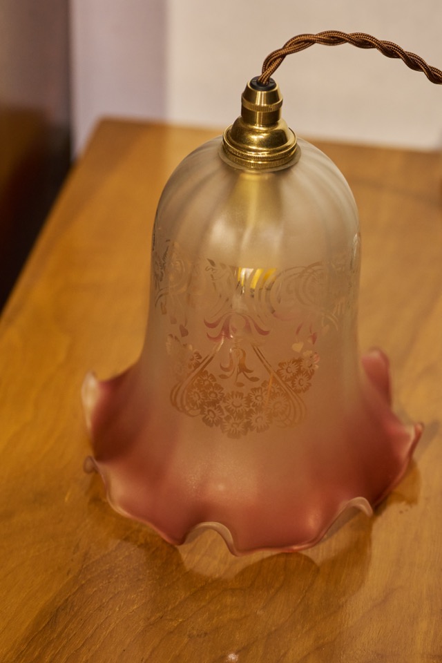 照明　【ピンクフリル】