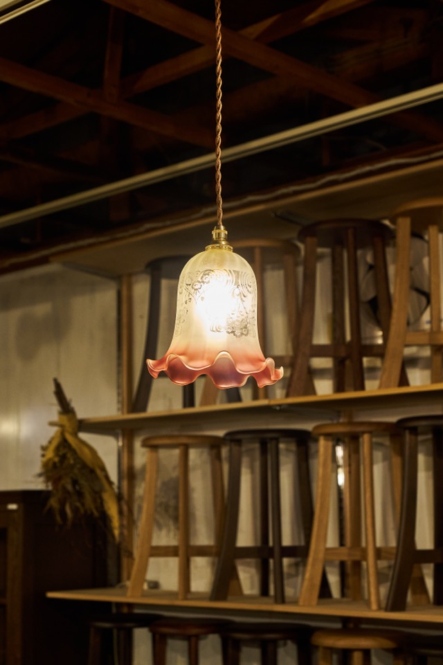 照明　【ピンクフリル】