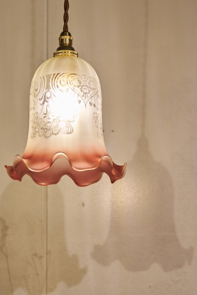 照明　【ピンクフリル】