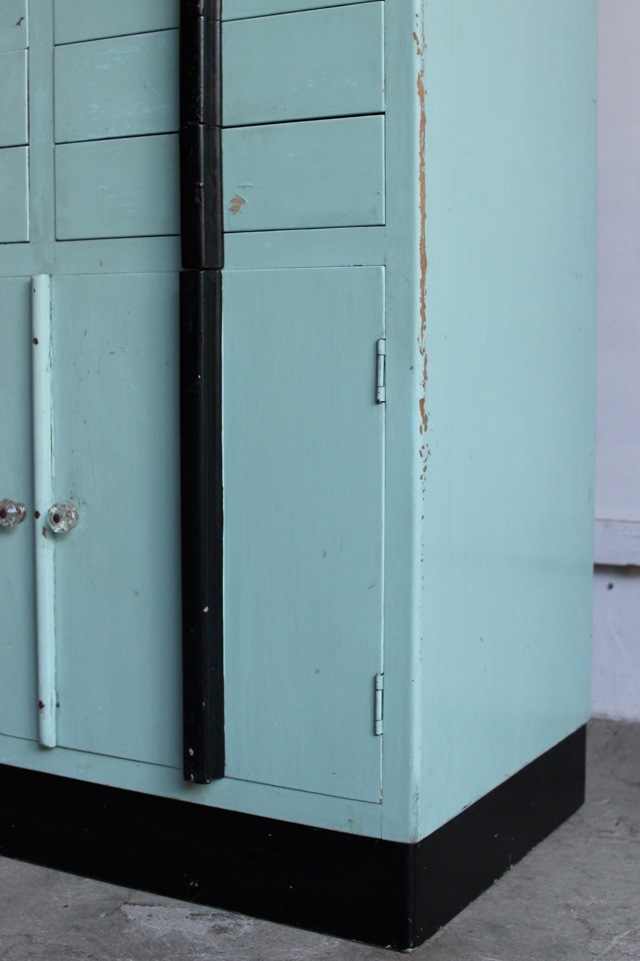 歯医者さんのキャビネット