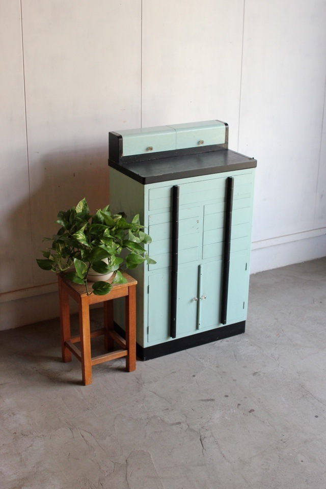 歯医者さんのキャビネット