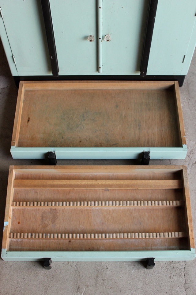 歯医者さんのキャビネット