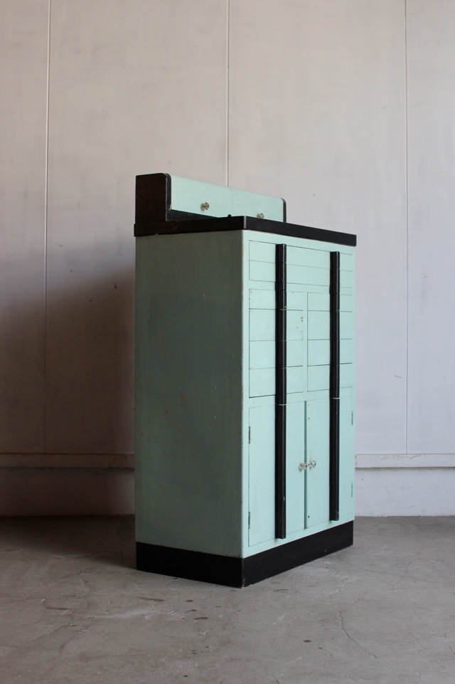 歯医者さんのキャビネット