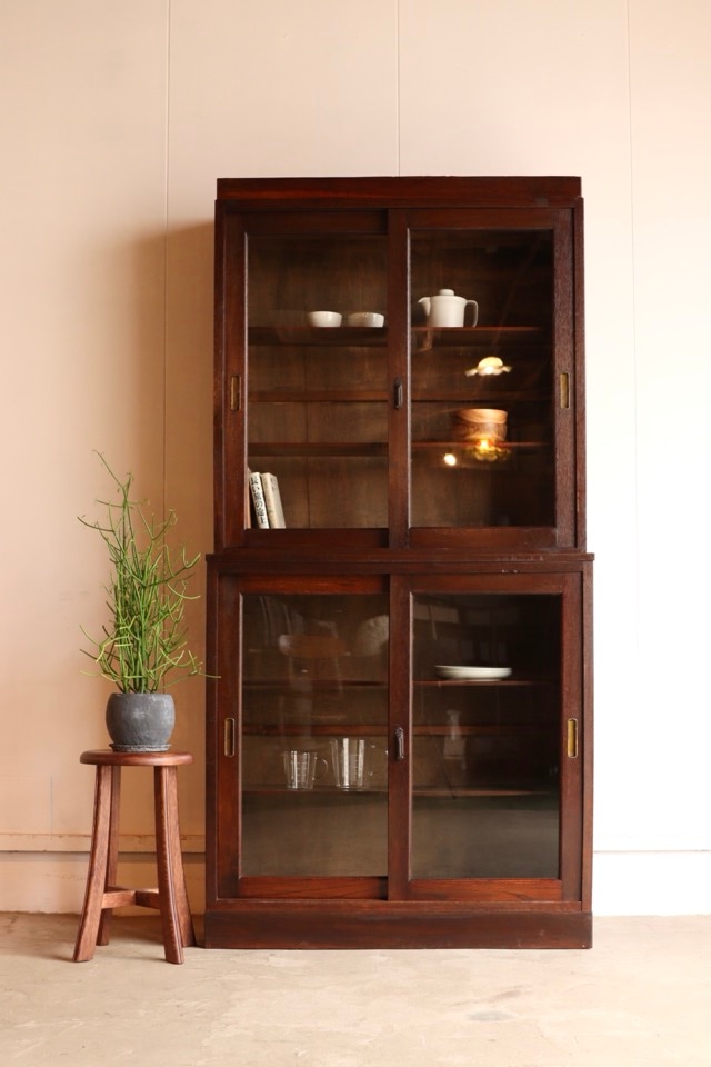 ガラス引戸棚 | 全ての商品 - 古家具古道具 そうすけ