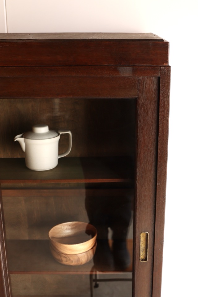 ガラス引戸棚 | 全ての商品 - 古家具古道具 そうすけ