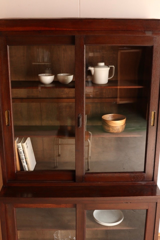 ガラス引戸棚 | 全ての商品 - 古家具古道具 そうすけ