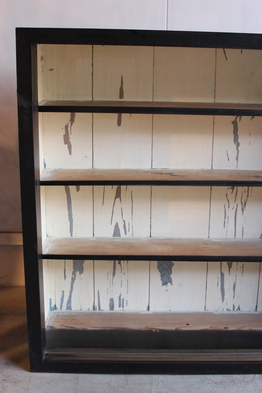 横長ガラス引戸棚