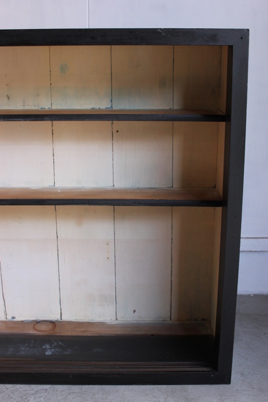 横長ガラス引戸棚