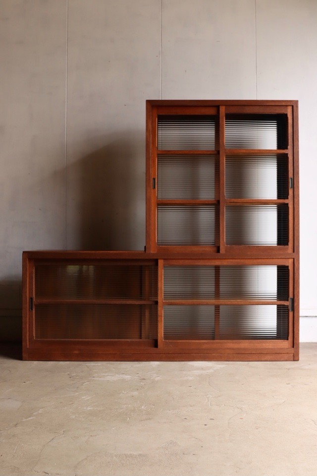 両面モールガラスの引戸棚 | 全ての商品 - 古家具古道具 そうすけ