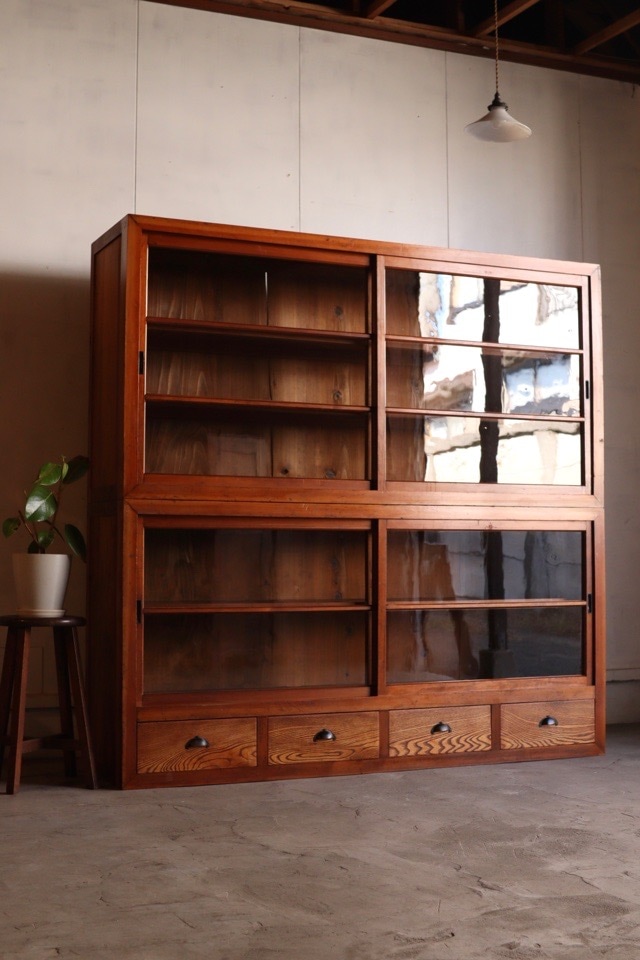 日本のアンティーク 古い茶箪笥 木製 水屋箪笥 飾り棚 和家具 古家具 収納 日本のアンティーク 古い茶箪笥 水屋箪笥 飾り棚 茶棚 食器棚