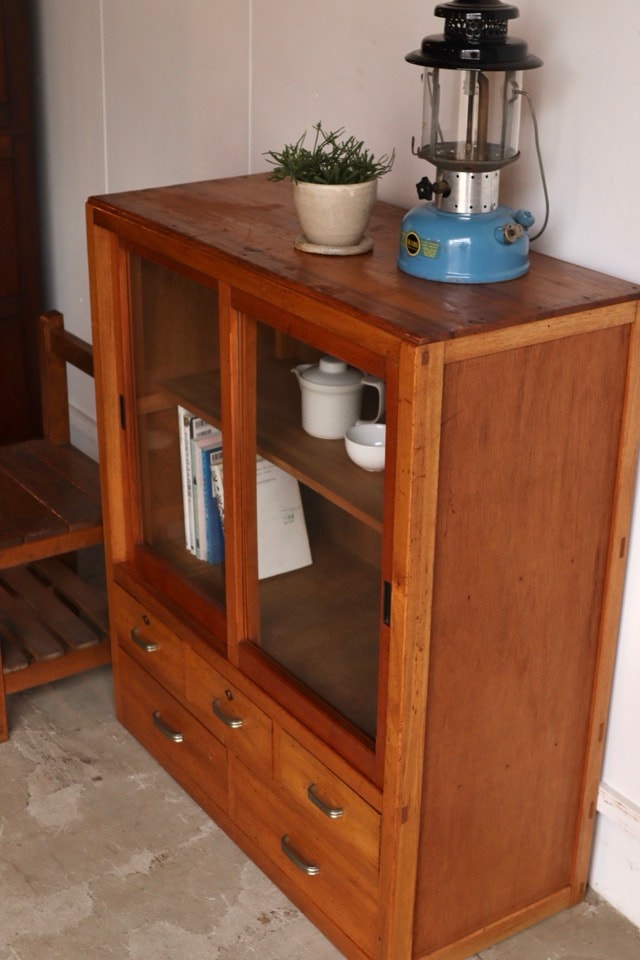 ガラス引戸棚 | 全ての商品 - 古家具古道具 そうすけ