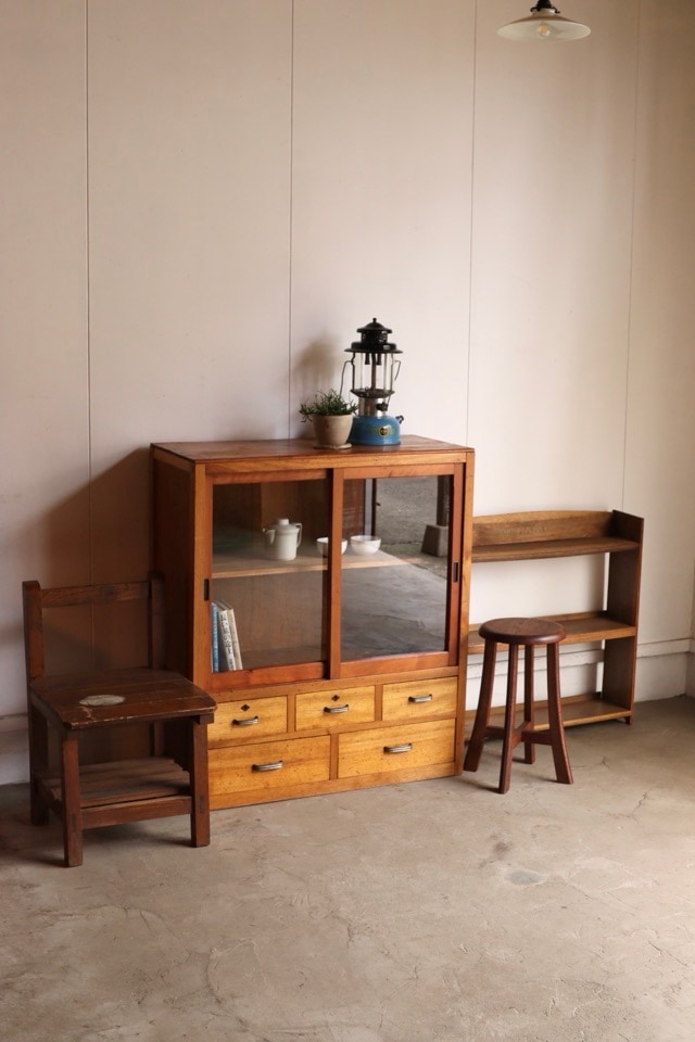 ガラス引戸棚 | 全ての商品 - 古家具古道具 そうすけ