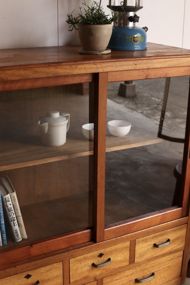 ガラス引戸棚 | 全ての商品 - 古家具古道具 そうすけ