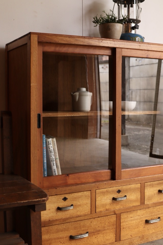 ガラス引戸棚 | 全ての商品 - 古家具古道具 そうすけ