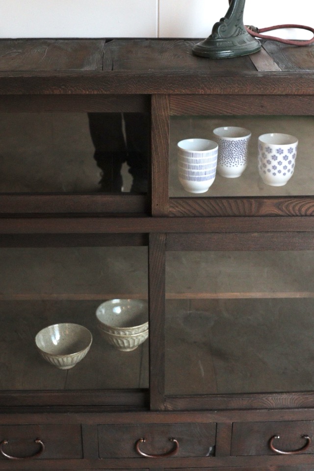 ガラス引戸棚 | 全ての商品 - 古家具古道具 そうすけ
