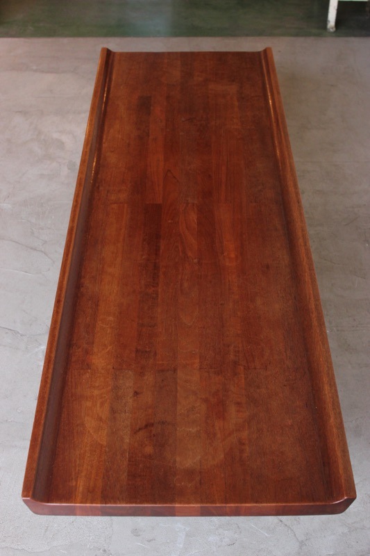 センターテーブル