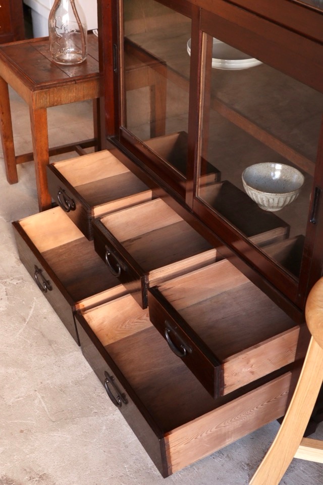 ガラス引戸棚 | 全ての商品 - 古家具古道具 そうすけ