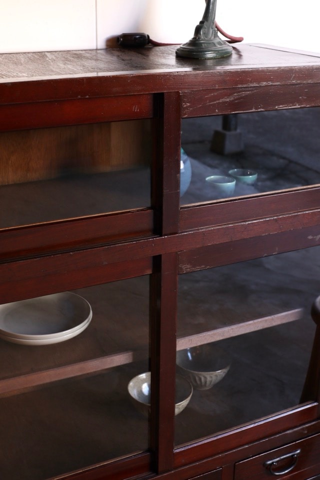 ガラス引戸棚 | 全ての商品 - 古家具古道具 そうすけ