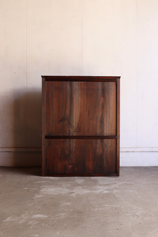 ダイヤガラスの戸棚