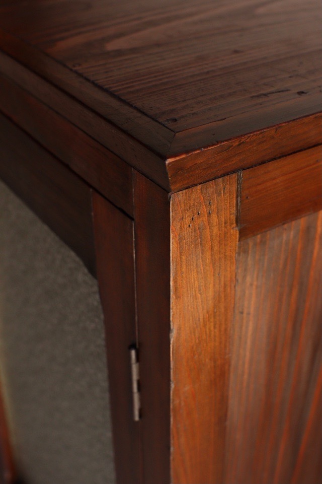 ダイヤガラスの戸棚