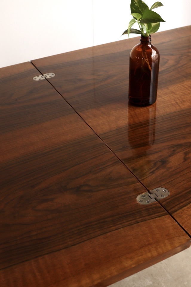 バタフライテーブル