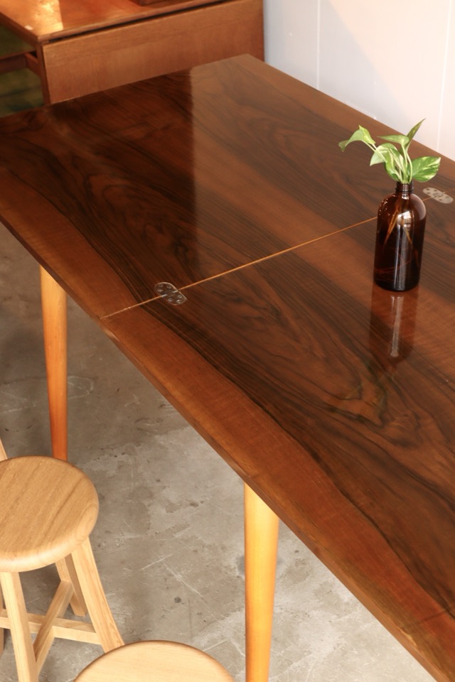 バタフライテーブル