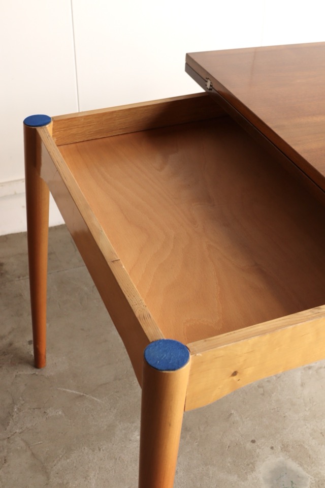 バタフライテーブル