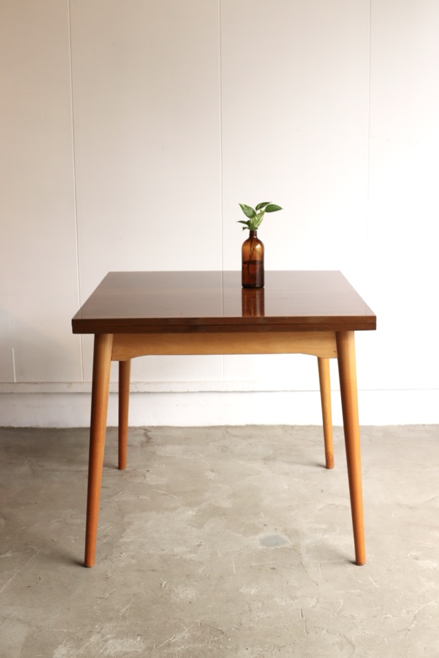 バタフライテーブル