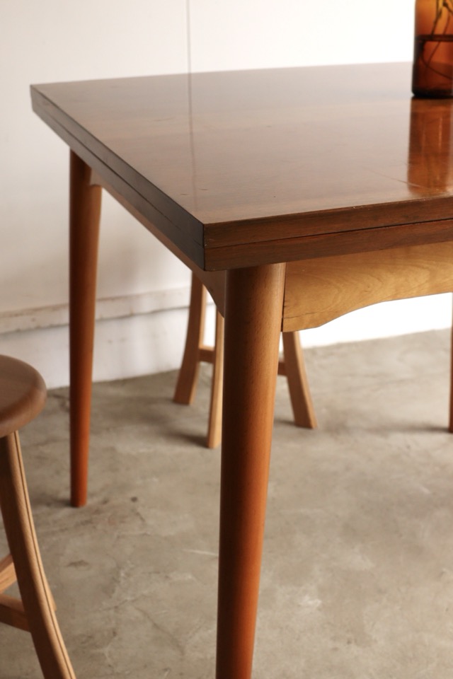 バタフライテーブル