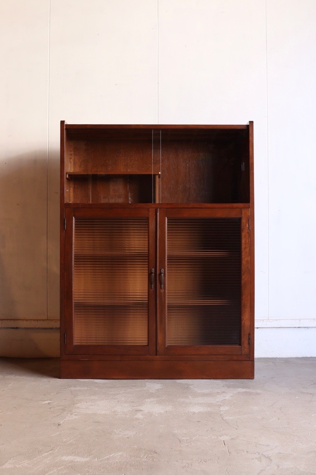 モールガラスの戸棚