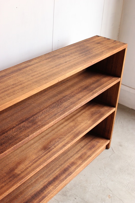 MM！横長の大きな飾り棚　古家具 レトロ家具 昭和レトロ 古いナラ材の脚付き横長本棚(飾り棚