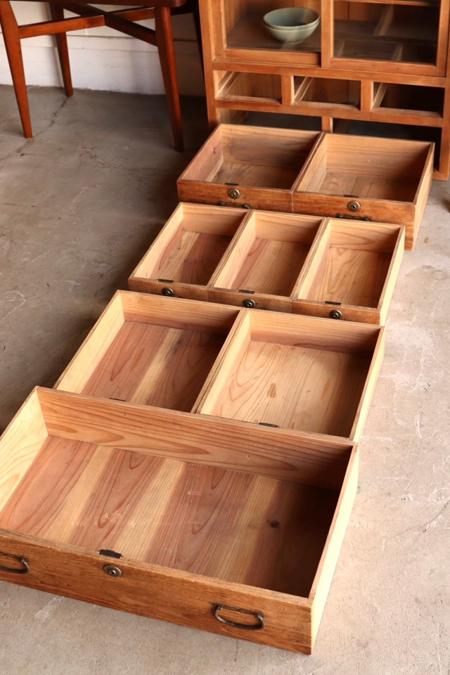時代家具 古家具 木製の戸棚 引き出し3杯 古い木製 3杯 小引き出し 小物入れ 古道具 古家具 引き出し3杯