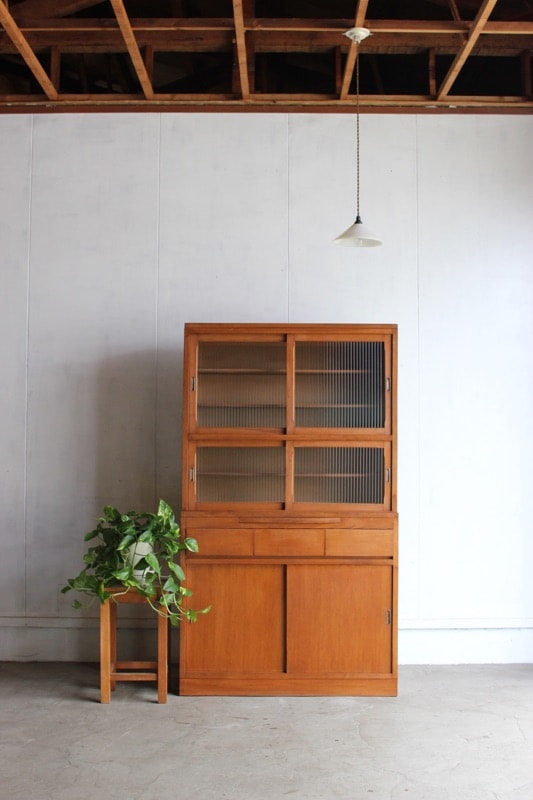 モールガラスの食器棚 | 全ての商品 - 古家具古道具 そうすけ