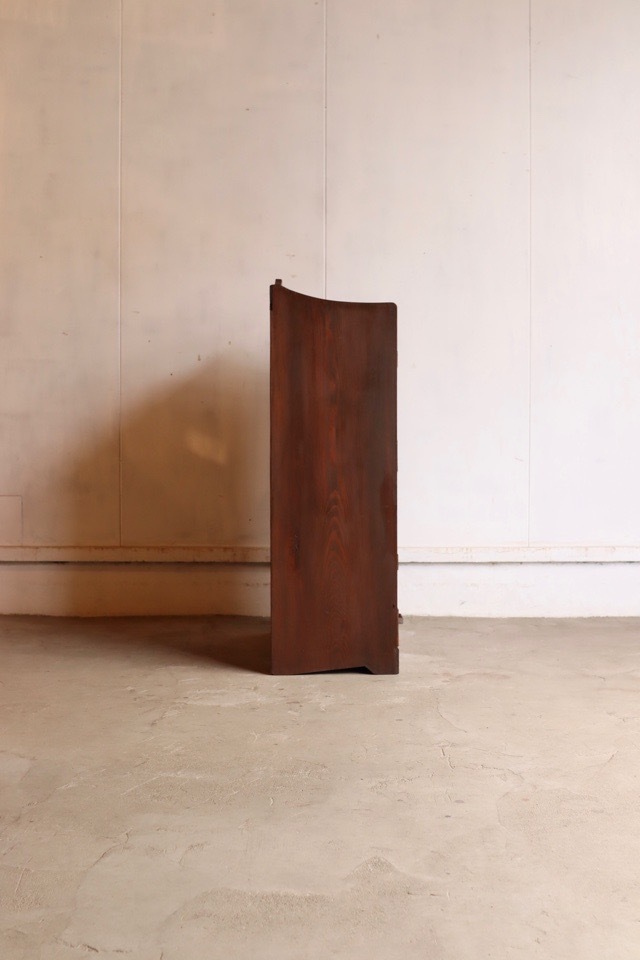 ダイヤガラスの戸棚