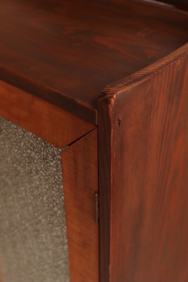 ダイヤガラスの戸棚