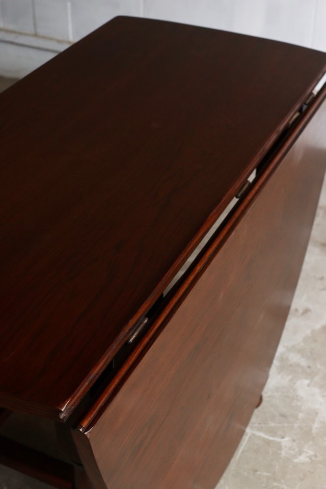 バタフライテーブル