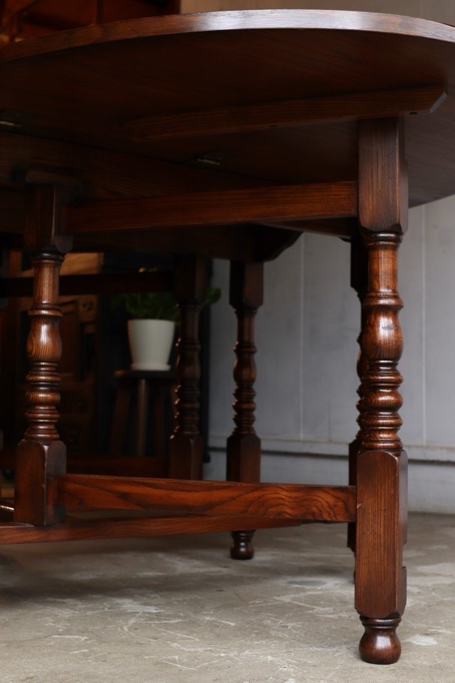 バタフライテーブル